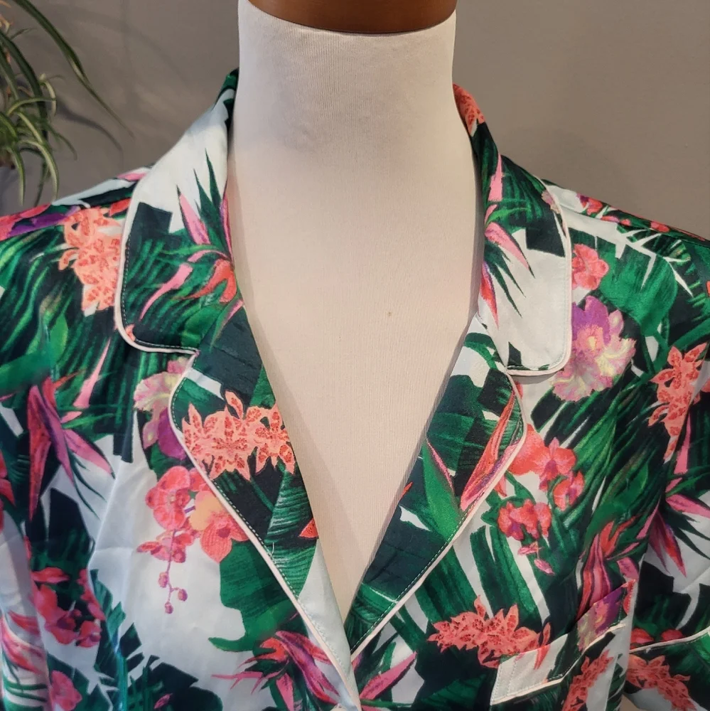 Victoria's Secret Floral Print Pajama Set - Picture 7 of 13